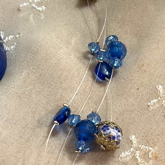 Floating Illusion Blue Floral beaded necklace - Picture 11 of 14